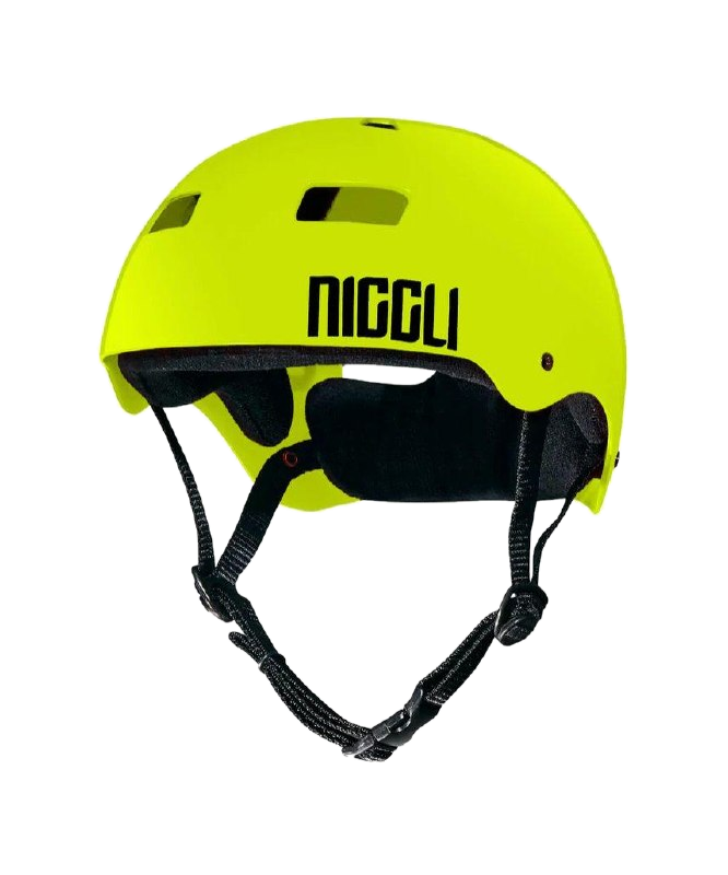 Capacete Niggli usado pelos alunos da Escola Manifesto